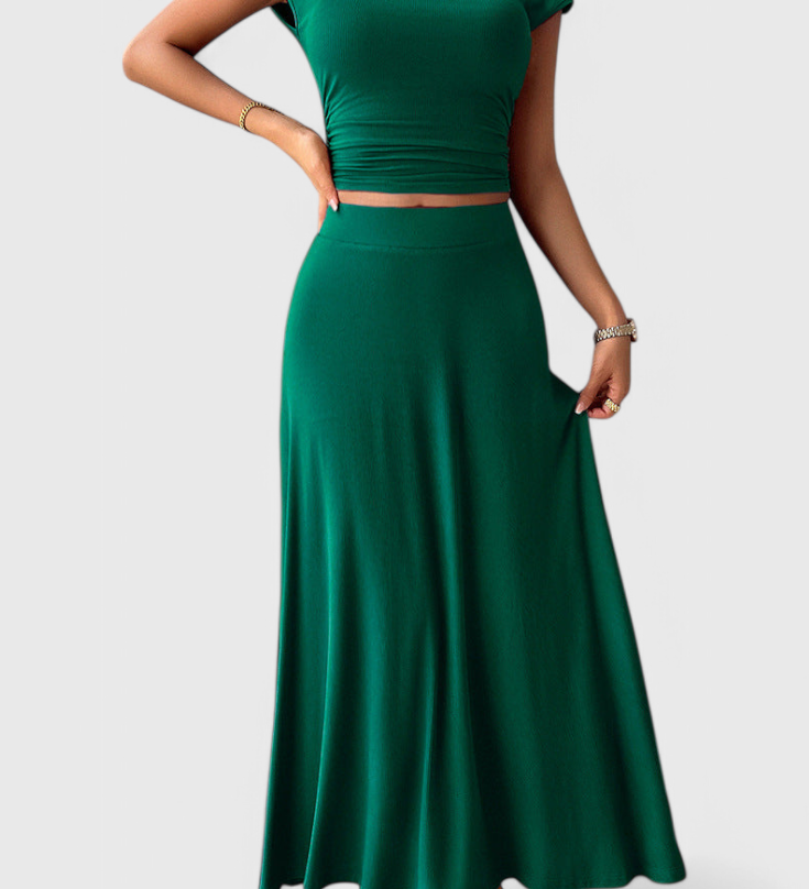 REME | Blusa Cortita Fruncida y Falda Suelta a Juego